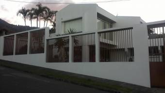 Venta de Casa en San Rafael de Escazú. 21-68a