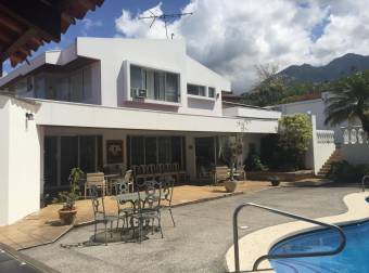 Venta de Casa en San Rafael de Escazú. 21-68a