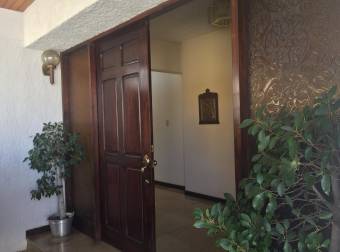 Venta de Casa en San Rafael de Escazú. 21-68a