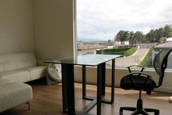 Venta de Casa en Guachipelín. 20-985a