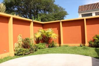 Venta de Casa en Belen, Heredia. 20-966a