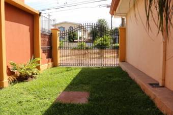 Venta de Casa en Belen, Heredia. 20-966a