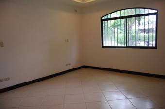 Venta de Casa en Pozos, Santa Ana. 20-226a