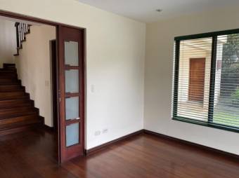 Venta de Casa en Escazú Centro. 21-529a