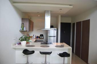 CG-19-913.  Precioso Apartamento  en  SantaAna.  En Venta 