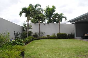 CityMax Vende hemosa Casa en Condominio Los Hidalgos, Santo Domingo de Heredia