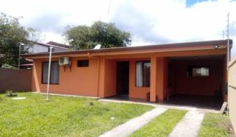 Bonita casa familiar en  Venta,    Guapiles Centro      CG-20-889