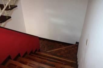 Se vende casa de estilo clasico y contemporaneo en calle Socola 10 a 200 metros del Banco Naciona Vi