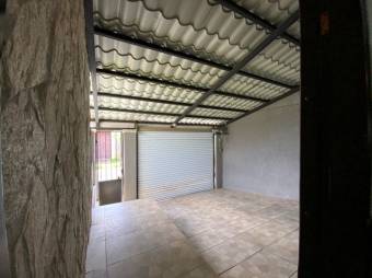 Se vende casa de impecables acabados, con faciles accesos en excelente zona