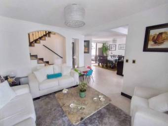 Se vende casa en exclusivo condominion en Escazu central