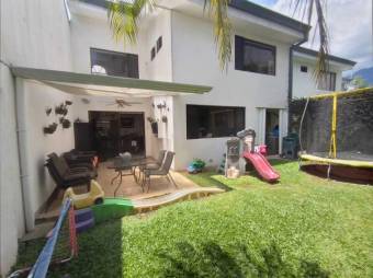 Se vende casa en exclusivo condominion en Escazu central