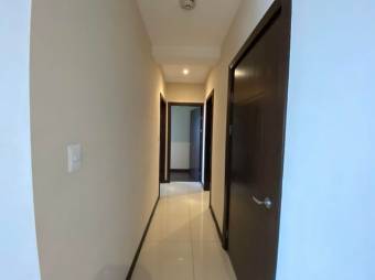 Se alquila exclusivo condominio en San José