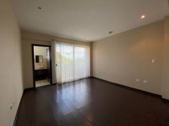 Se alquila exclusivo condominio en San José