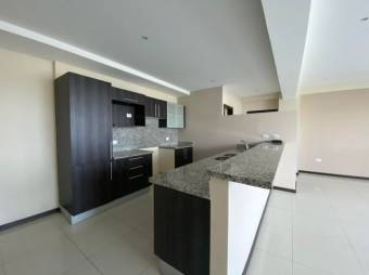 Se alquila exclusivo condominio en San José