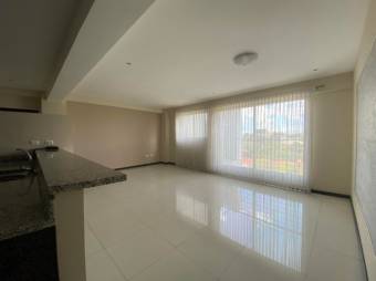 Se alquila exclusivo condominio en San José