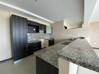 Se alquila exclusivo condominio en San José