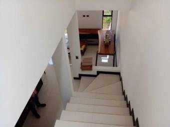 MLS-22-214 VENTA CASA SAN ISIDRO MORAVIA SAN JOSE