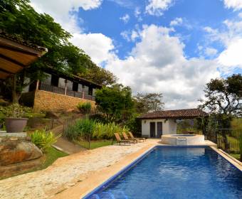 Espectacular casa de lujo hípica en Villas del Arroyo, La Guacima de Alajuela.