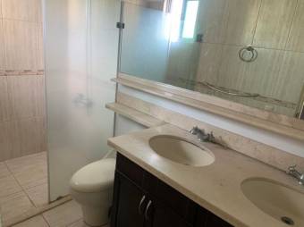 Precioso apartamento en Condominio muy tranquilo 22-1053