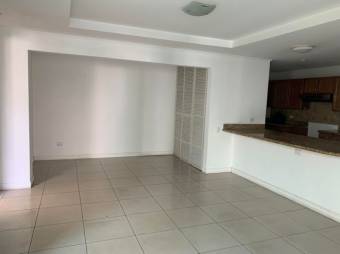 Precioso apartamento en Condominio muy tranquilo 22-1053