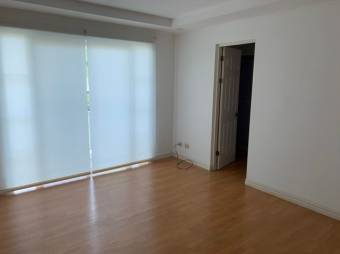 Precioso apartamento en Condominio muy tranquilo 22-1053