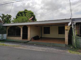 Comoda casa en Venta,  Guapiles Centro         CG-20-1208