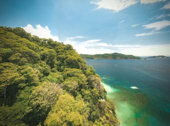 FOR SALE Paradisiacal land in front of the sea Playa Ventanas Puntarenas