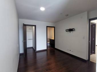 Alquiler de espacioso apartamento en San Jose Centro 22-1144