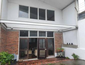 Se vende espaciosa casa cerca de la embajda de estados unidos pavas 22-2203