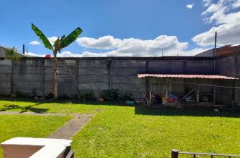 HOUSE FOR SALE IN CENTRAL LOCATION IN VISTAS AL VOLCAN, GUAPILES