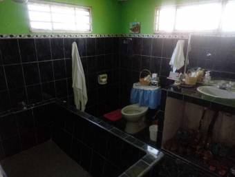 Bonita casa familiar en Venta,   Guapiles       CG-20-177