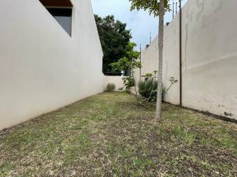 VENTA DE CASA EN CONDOMINIO, UBICADO EN POZOS, SANTA ANA