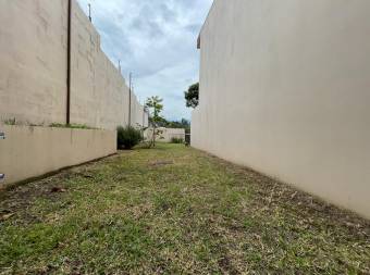 VENTA DE CASA EN CONDOMINIO, UBICADO EN POZOS, SANTA ANA