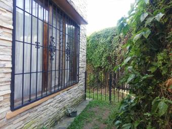 se vende espaciosa casa con uso de suelo mixto en Rhormoser 22-603