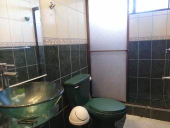 se vende espaciosa casa con uso de suelo mixto en Rhormoser 22-603