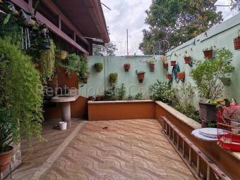 Se vende casa con bonita terraza en San Antonio de Tejar Alajuela 22-2270