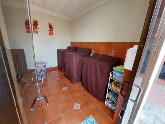 Se vende casa de una planta y terraza amplia en San Rafael de Alajuela 23-525