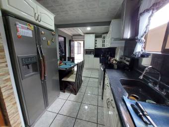 Se vende casa de una planta y terraza amplia en San Rafael de Alajuela 23-525