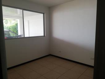 Se vende casa con patio amplio en San Antonio del Tejar Alajuela 22-789