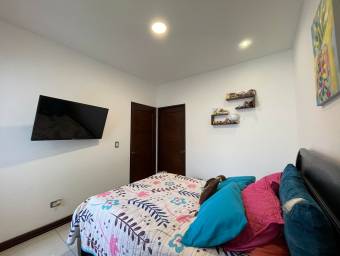 Se vende casa con mucha luz natural y terraza en el coyol Alajuela 23-350