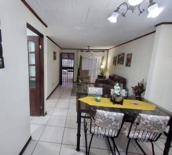 Se vende casa con excelente ubicacion en San Francisco de Dos Rios 23-353