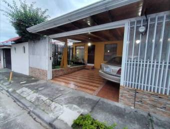 Se vende casa con excelente ubicacion en San Francisco de Dos Rios 23-353