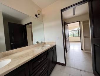 Casa en Venta en San Isidro, Heredia. RAH 23-1170