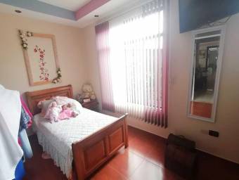 Casa en Venta en San Isidro, Heredia. RAH 23-1164