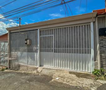 se vende bonita casa ccon mucha luz natural en San Antonio del Tejar Alajuela 22-2501