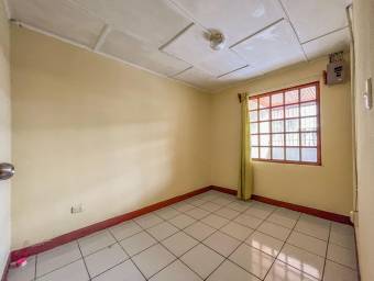 se vende bonita casa ccon mucha luz natural en San Antonio del Tejar Alajuela 22-2501