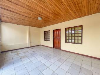 se vende bonita casa ccon mucha luz natural en San Antonio del Tejar Alajuela 22-2501