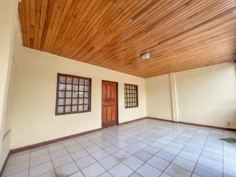 se vende bonita casa ccon mucha luz natural en San Antonio del Tejar Alajuela 22-2501