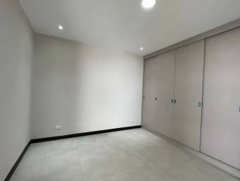 se vende espaciosa casa a estrenar en Rio Segundo con patio 23-68 