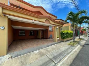 Se vende espaciosa casa con terraza grane  colonial en San Joaquin de flores 23-471